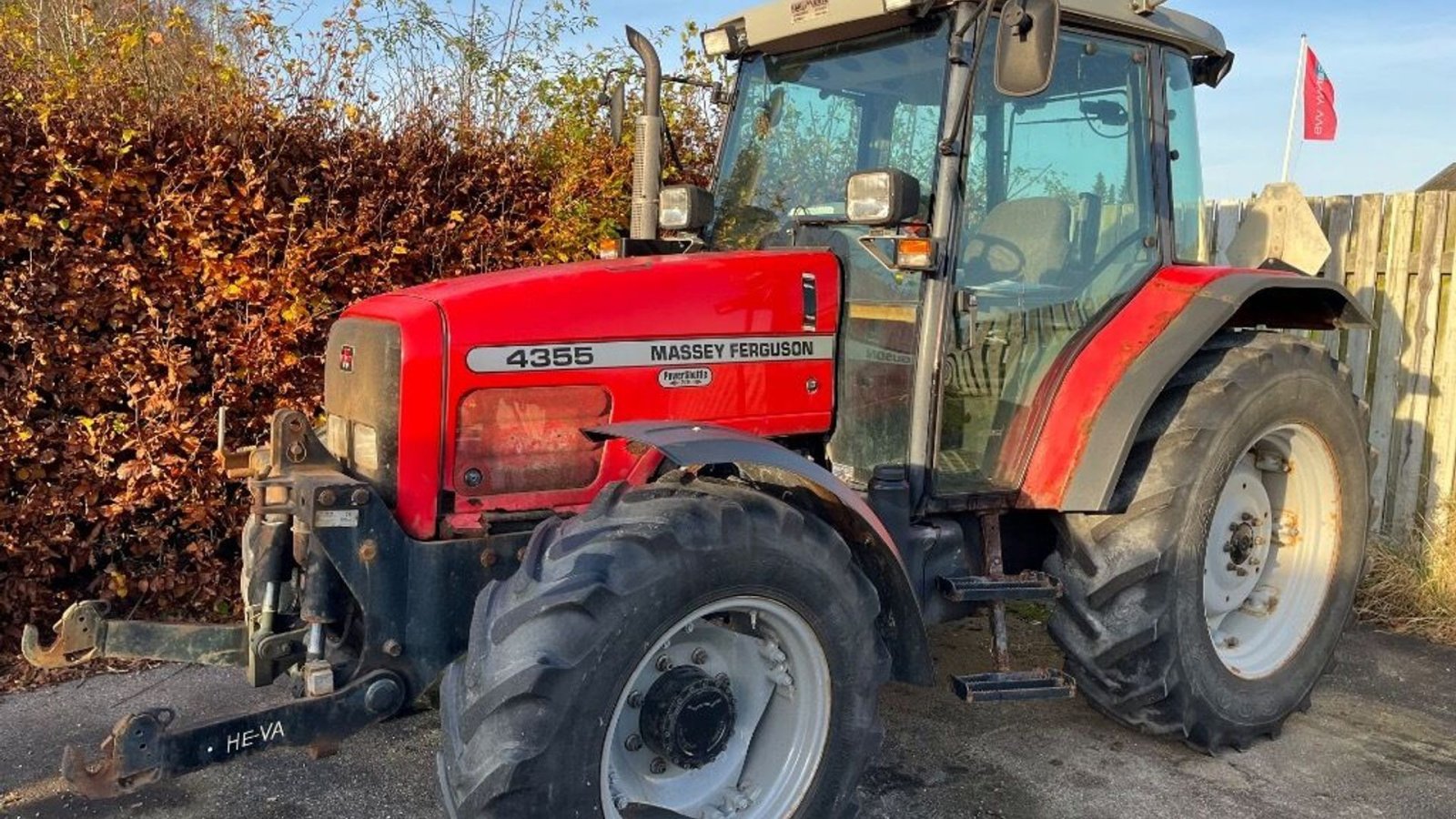 Traktor des Typs Massey Ferguson MF 4355  4WD med HEVA frontlift 4 WD, Gebrauchtmaschine in Rødovre (Bild 1)