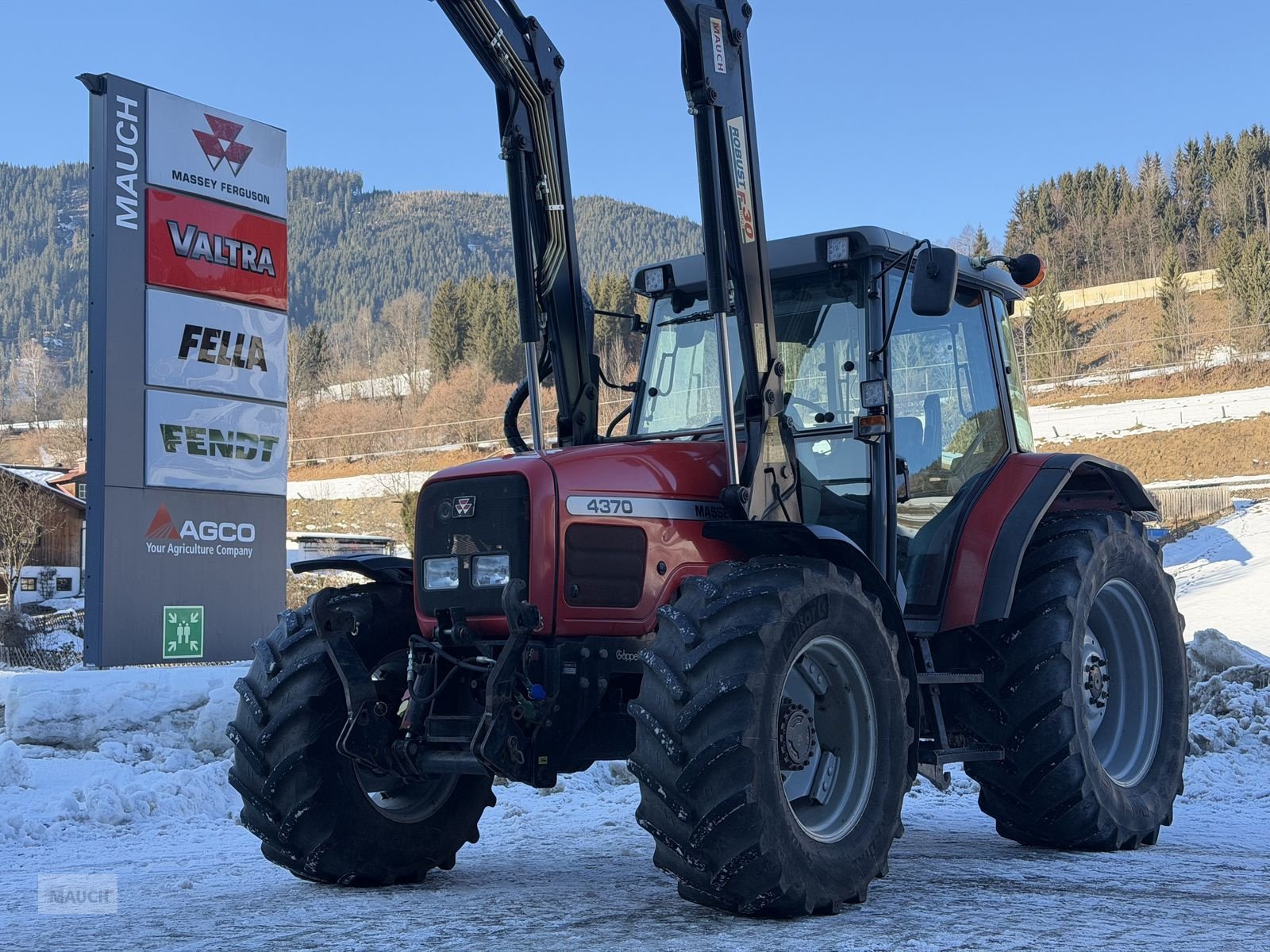 Traktor van het type Massey Ferguson MF 4370, Gebrauchtmaschine in Eben (Foto 1)