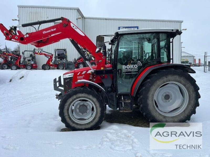 Traktor typu Massey Ferguson MF 4707, Gebrauchtmaschine v Nartum