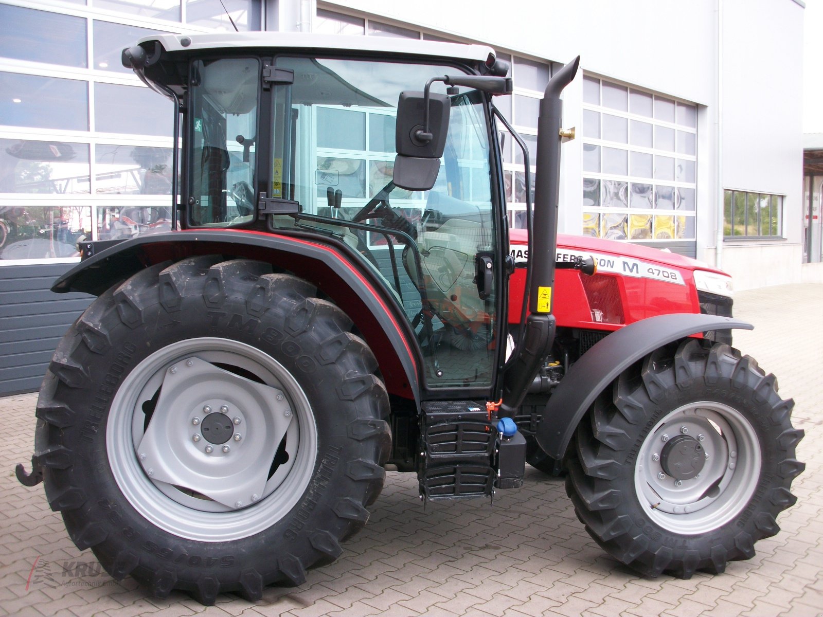 Traktor des Typs Massey Ferguson MF 4708 M CAB Essential, Neumaschine in Fürstenau (Bild 7)