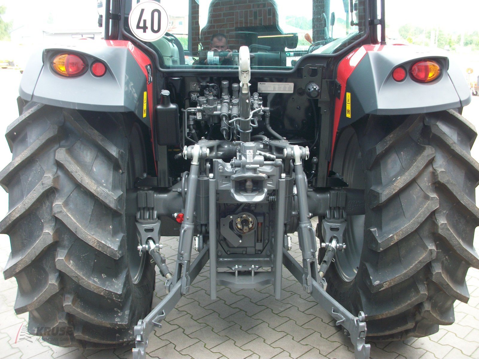 Traktor des Typs Massey Ferguson MF 4708 M CAB Essential, Neumaschine in Fürstenau (Bild 10)