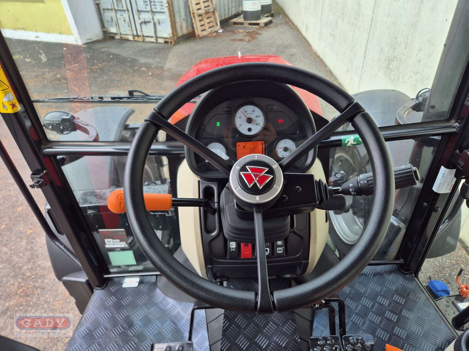 Traktor des Typs Massey Ferguson MF 4708 M Dyna-2 Kabine, Neumaschine in Lebring (Bild 13)