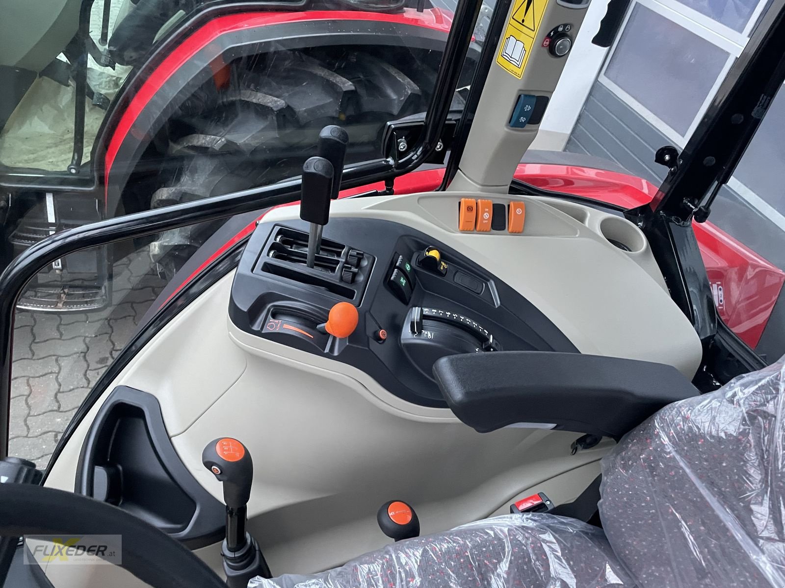 Traktor vrste Massey Ferguson MF 4708 M Dyna-2 Kabine, Neumaschine v Pattigham (Slika 11)