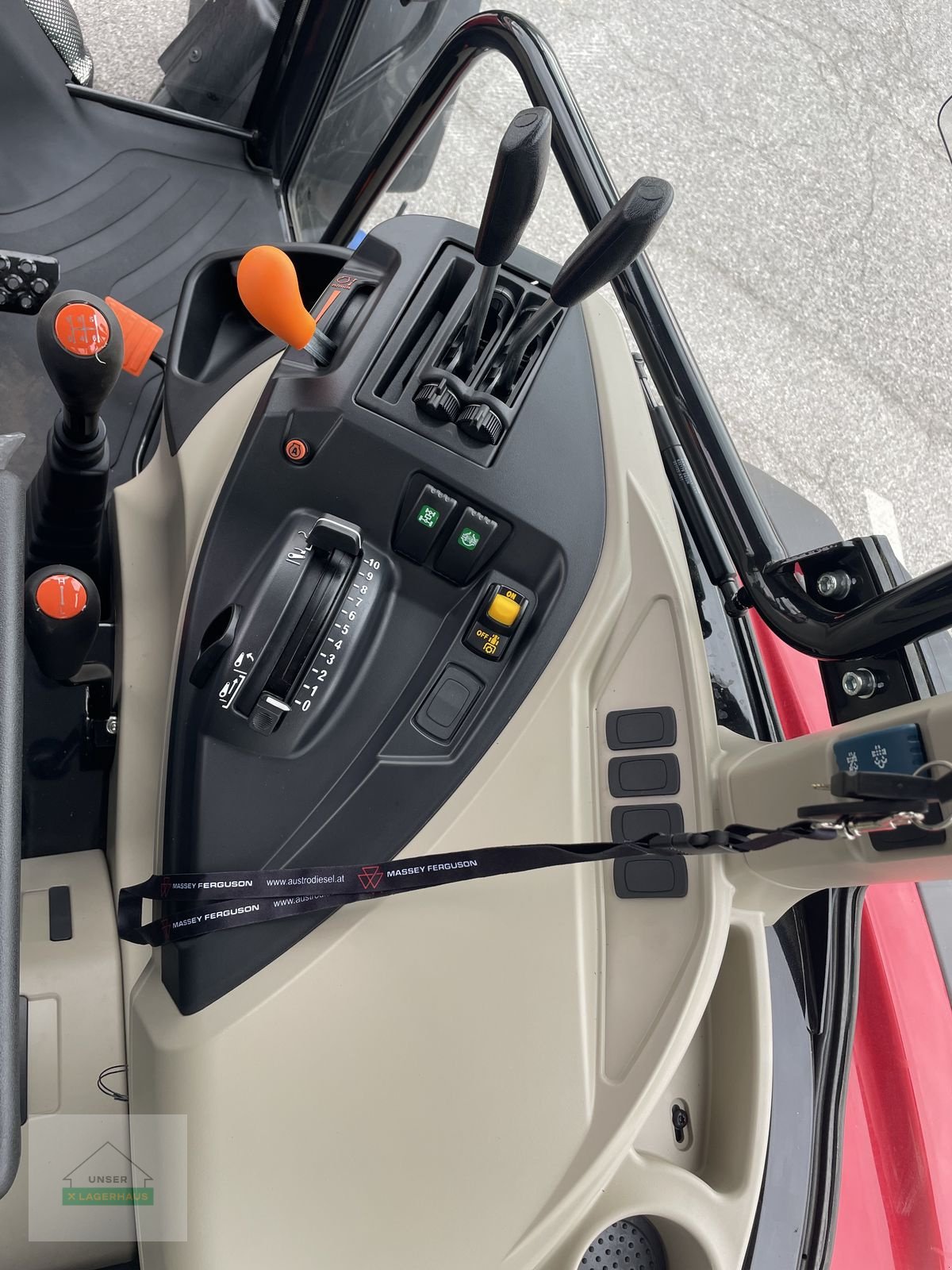 Traktor of the type Massey Ferguson MF 4708 M Kabine, Neumaschine in Mattersburg (Picture 6)