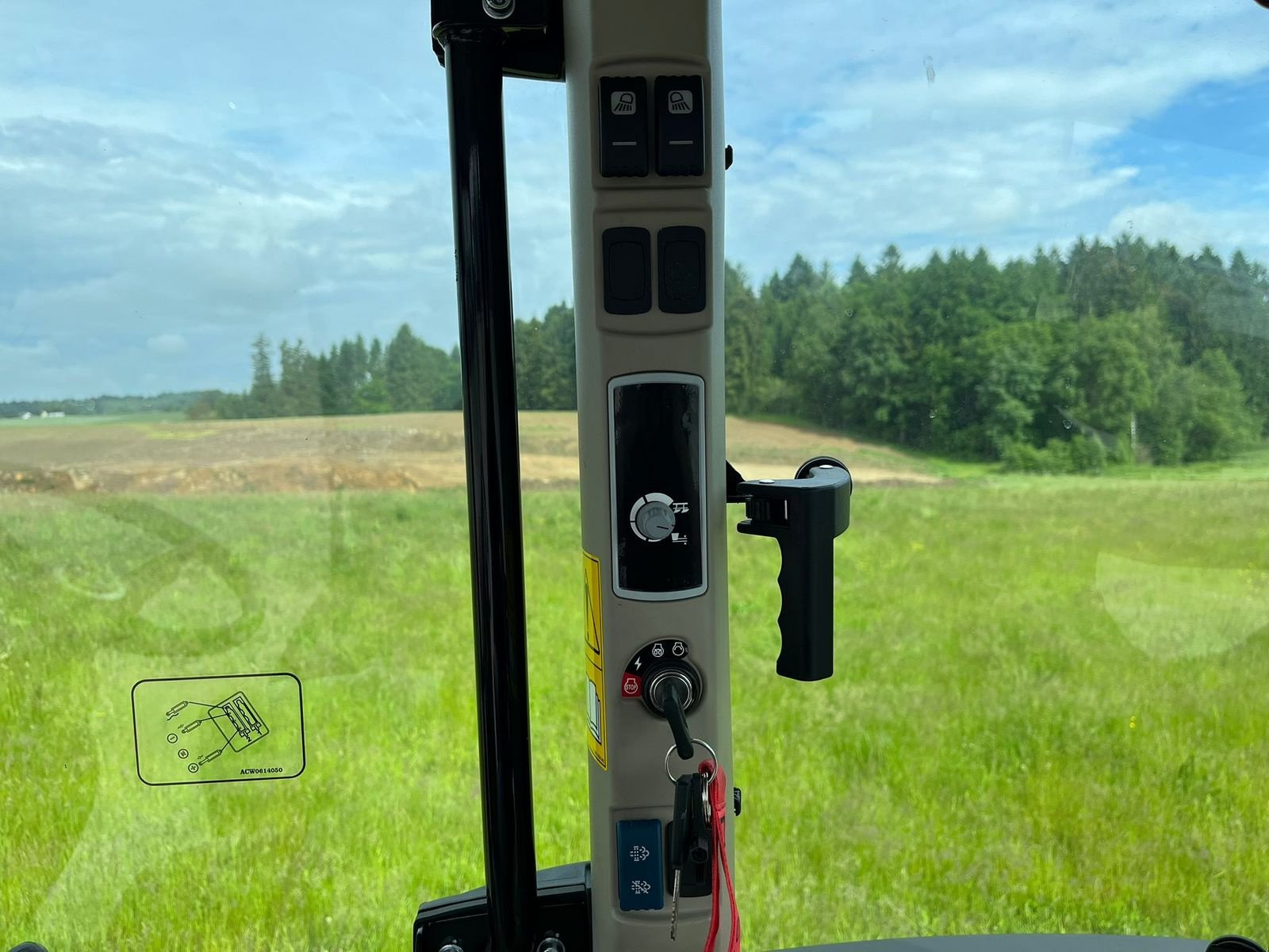 Traktor des Typs Massey Ferguson MF 4708 M Kabine, Neumaschine in NATTERNBACH (Bild 15)