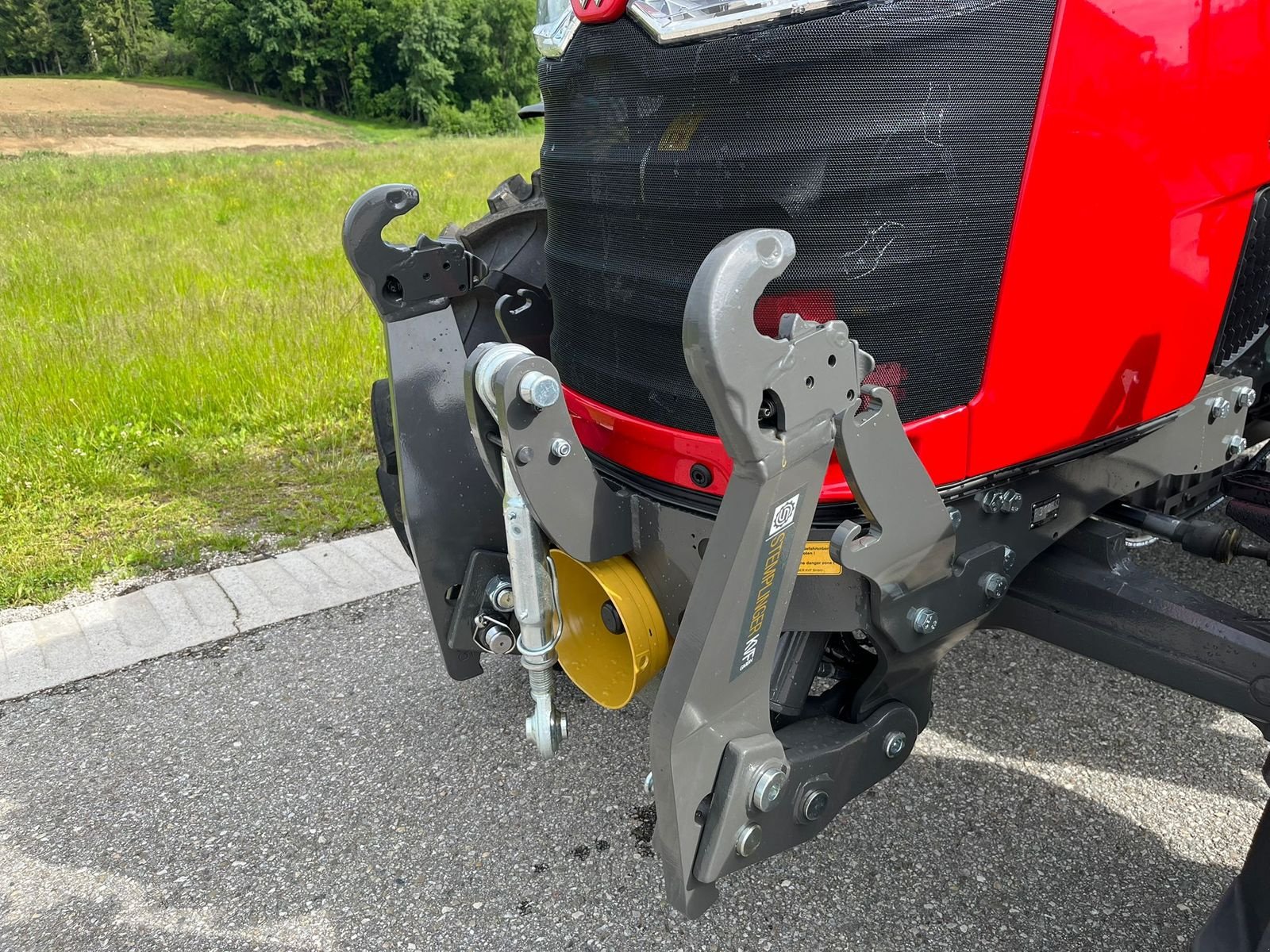 Traktor des Typs Massey Ferguson MF 4708 M Kabine, Neumaschine in NATTERNBACH (Bild 10)