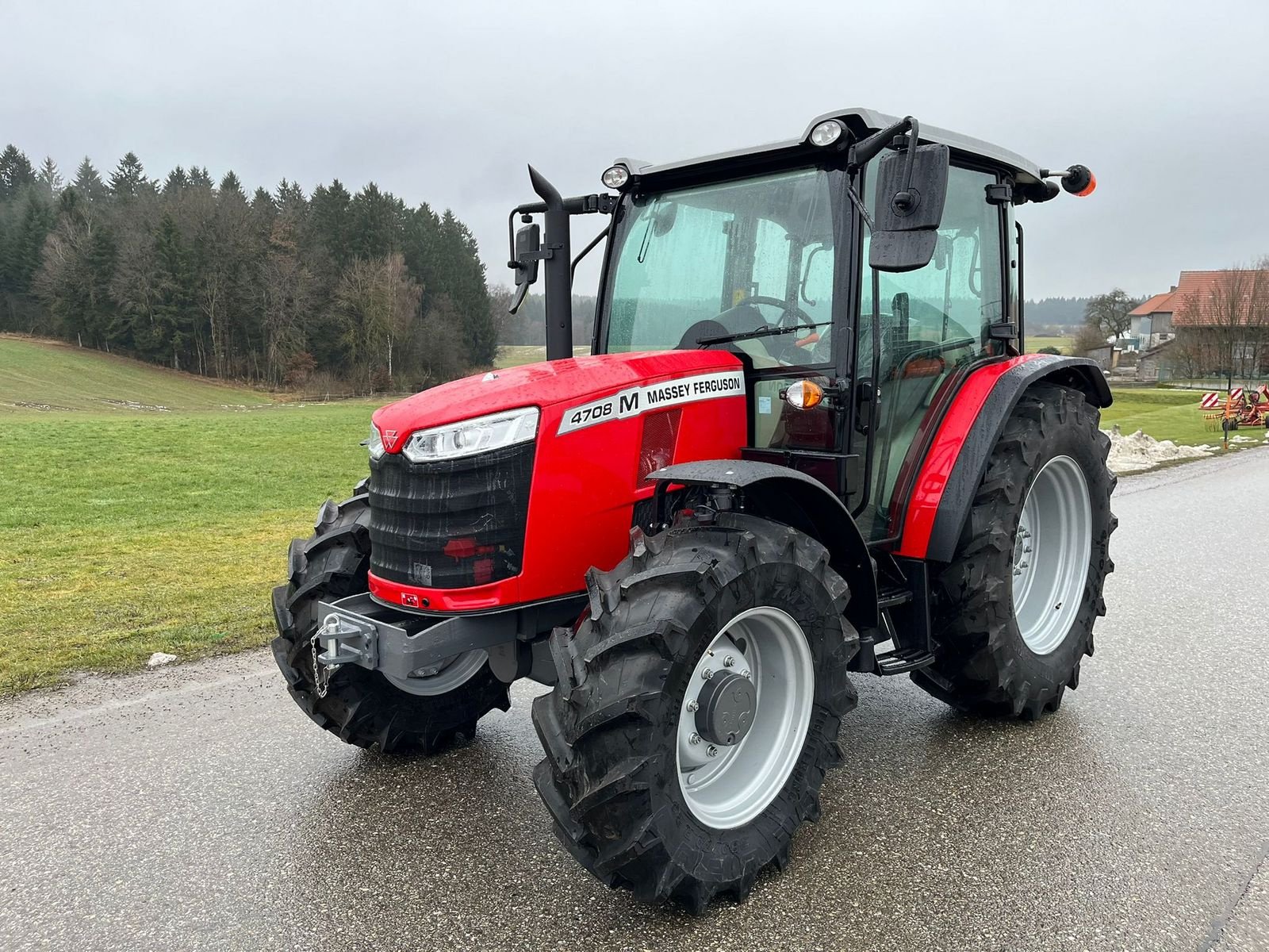 Traktor a típus Massey Ferguson MF 4708 M Kabine, Neumaschine ekkor: NATTERNBACH (Kép 1)