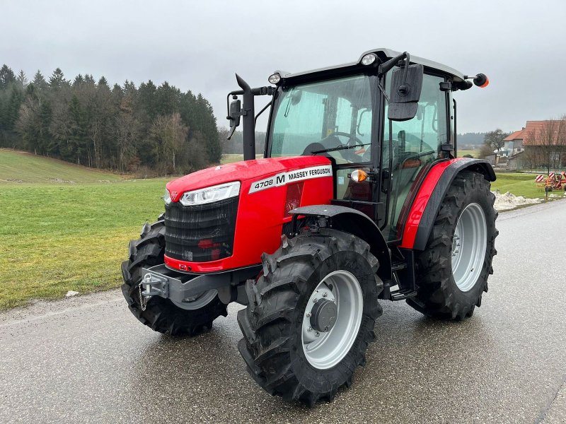 Traktor του τύπου Massey Ferguson MF 4708 M Kabine, Neumaschine σε NATTERNBACH