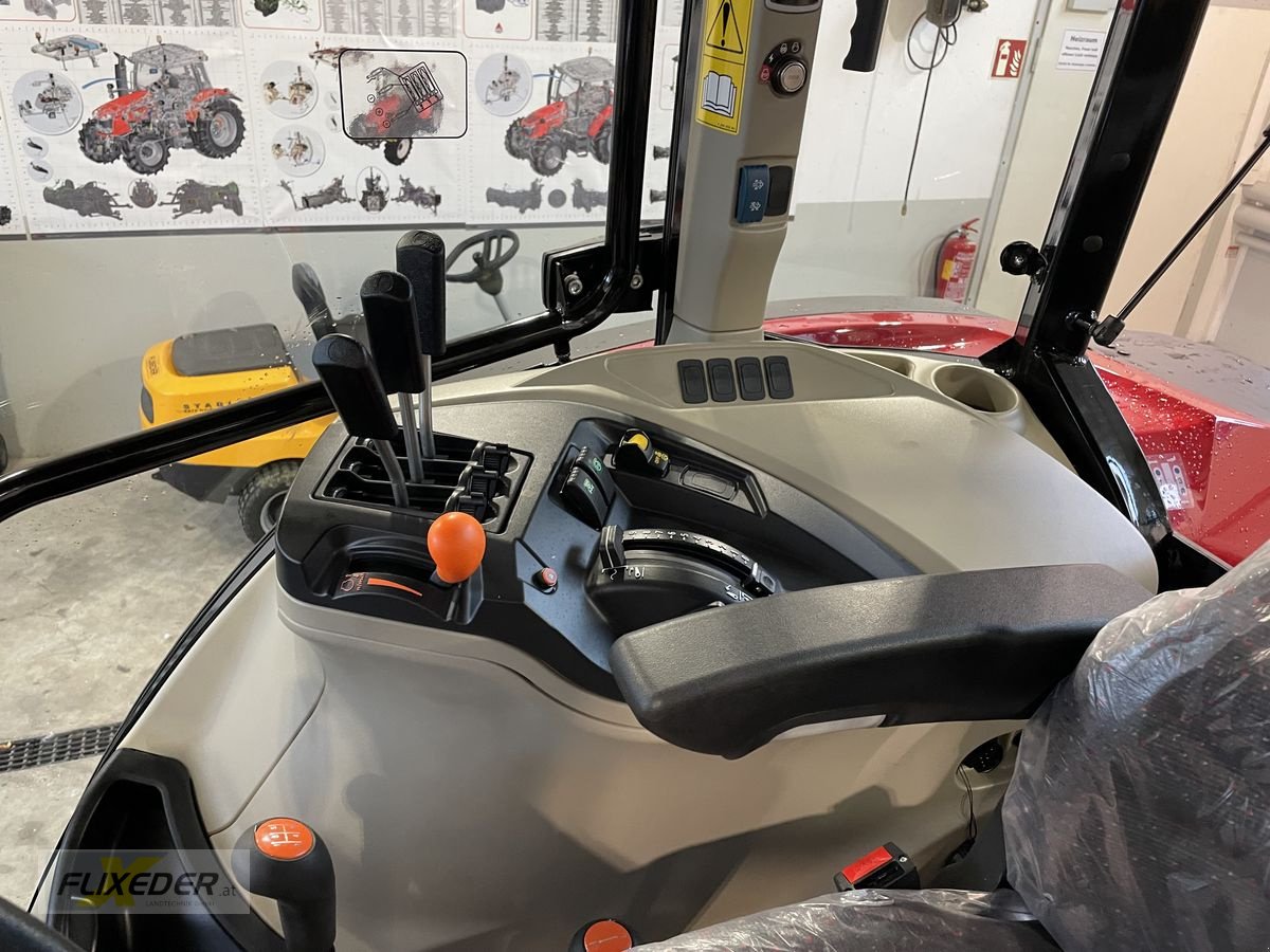 Traktor des Typs Massey Ferguson MF 4708 M Kabine, Neumaschine in Pattigham (Bild 8)