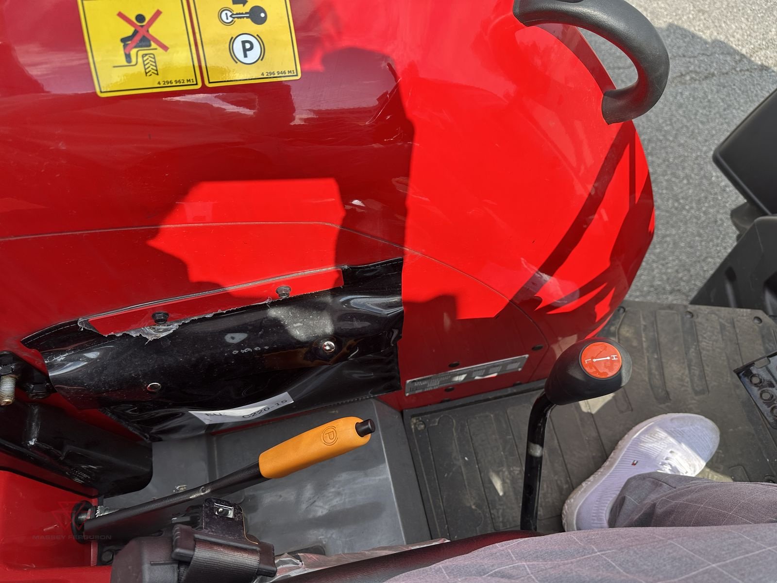 Traktor του τύπου Massey Ferguson MF 4708 M Plattform, Neumaschine σε Schwechat (Φωτογραφία 16)