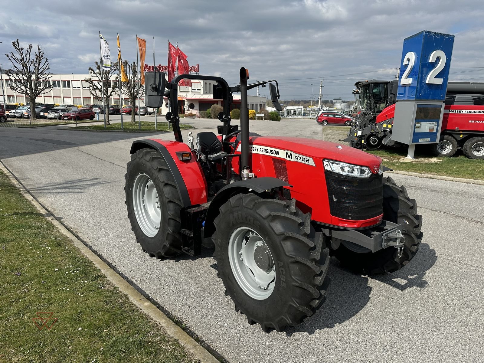 Traktor του τύπου Massey Ferguson MF 4708 M Plattform, Neumaschine σε Schwechat (Φωτογραφία 11)