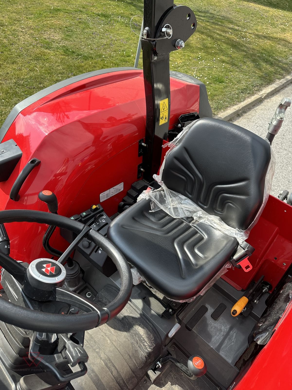 Traktor του τύπου Massey Ferguson MF 4708 M Plattform, Neumaschine σε Schwechat (Φωτογραφία 12)