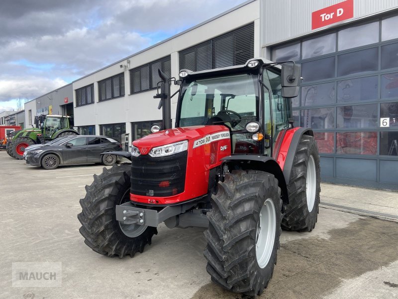Traktor del tipo Massey Ferguson MF 4708 M, Neumaschine en Burgkirchen