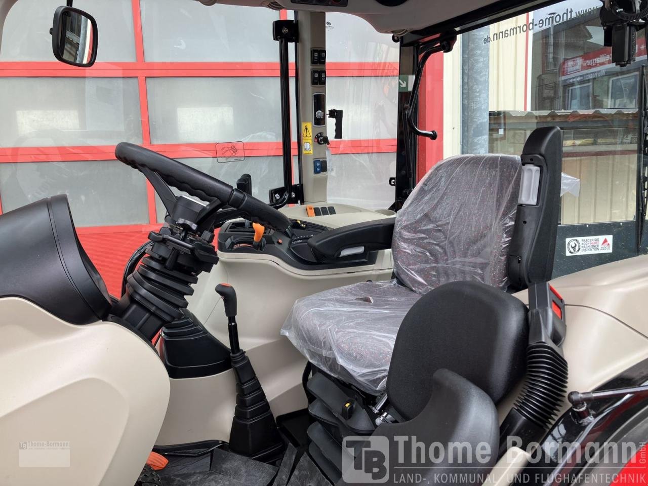 Traktor des Typs Massey Ferguson MF 4709 M Cab Essential, Neumaschine in Prüm (Bild 7)