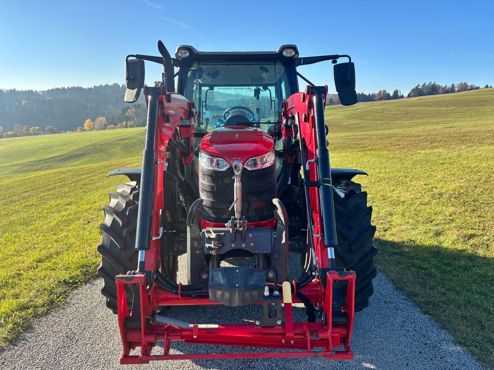 Traktor of the type Massey Ferguson MF 4709 M Dyna-2 Kabine, Gebrauchtmaschine in NATTERNBACH (Picture 5)