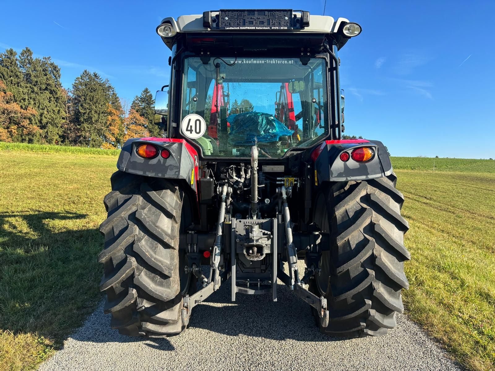 Traktor of the type Massey Ferguson MF 4709 M Dyna-2 Kabine, Gebrauchtmaschine in NATTERNBACH (Picture 2)