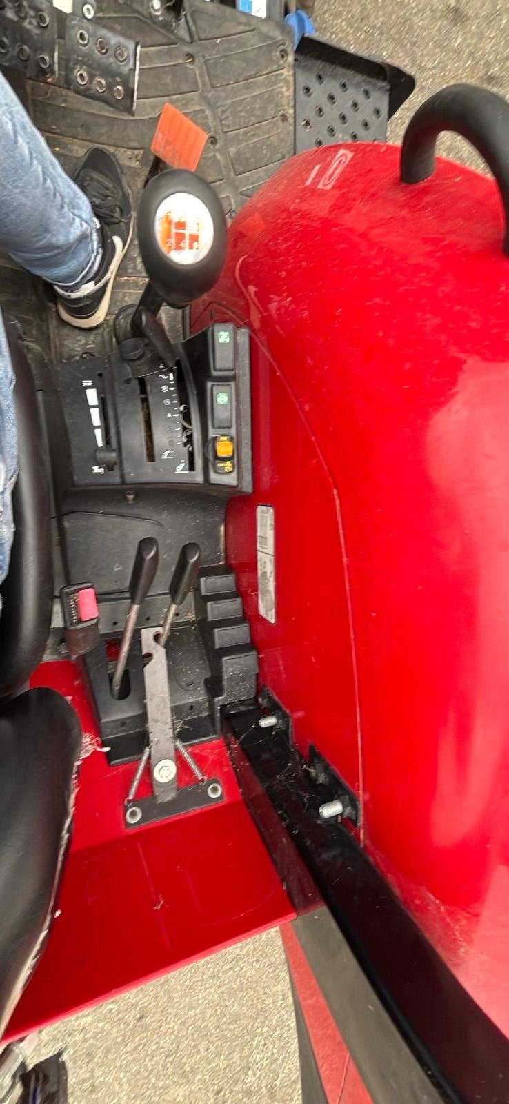 Traktor от тип Massey Ferguson MF 4709, Gebrauchtmaschine в Billigheim (Снимка 9)