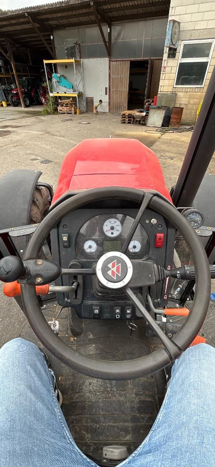 Traktor от тип Massey Ferguson MF 4709, Gebrauchtmaschine в Billigheim (Снимка 10)