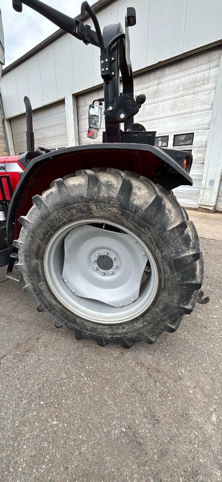 Traktor от тип Massey Ferguson MF 4709, Gebrauchtmaschine в Billigheim (Снимка 11)