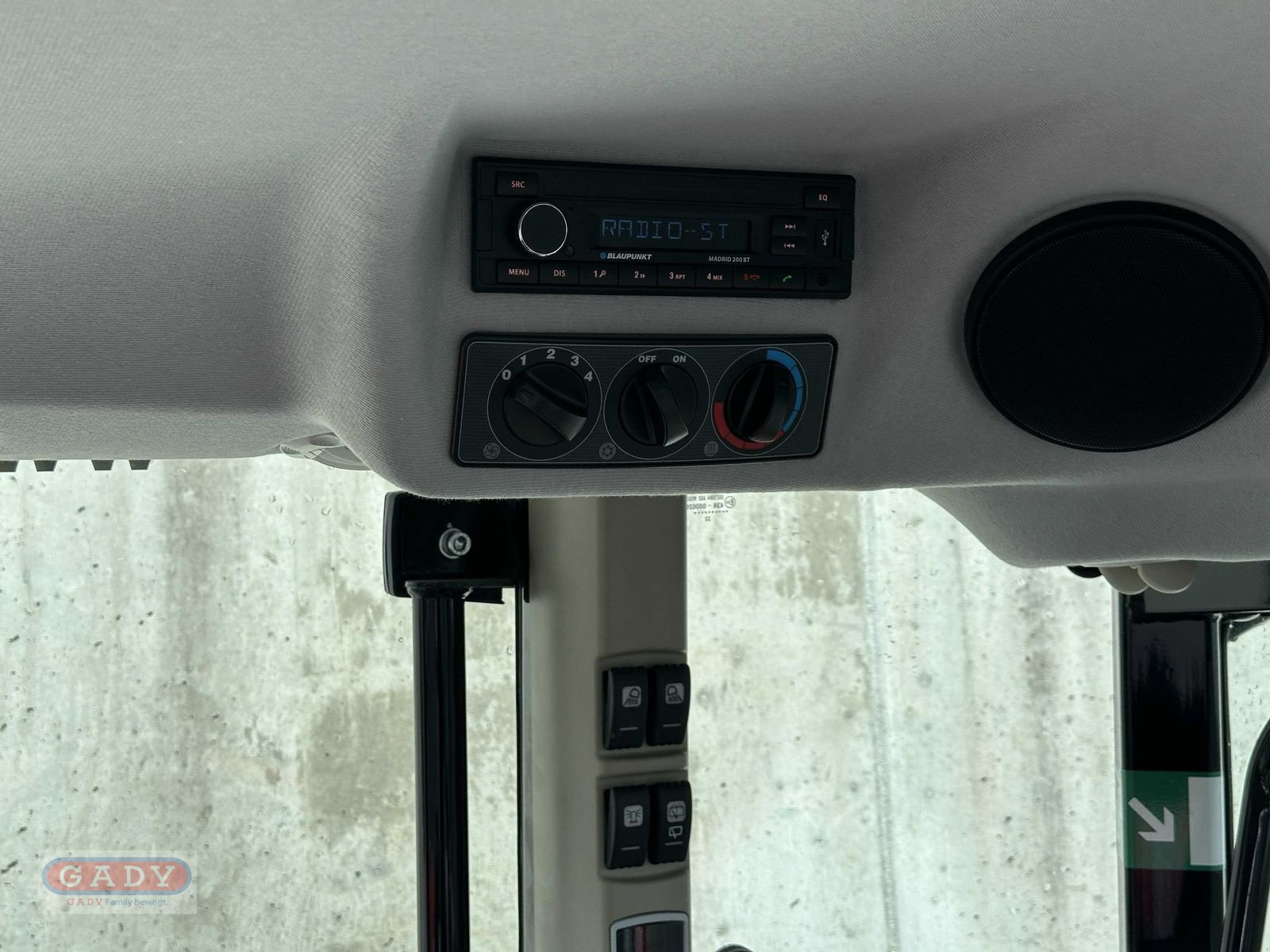 Traktor tipa Massey Ferguson MF 4710 M Dyna-2 Kabine, Vorführmaschine u Lebring (Slika 13)