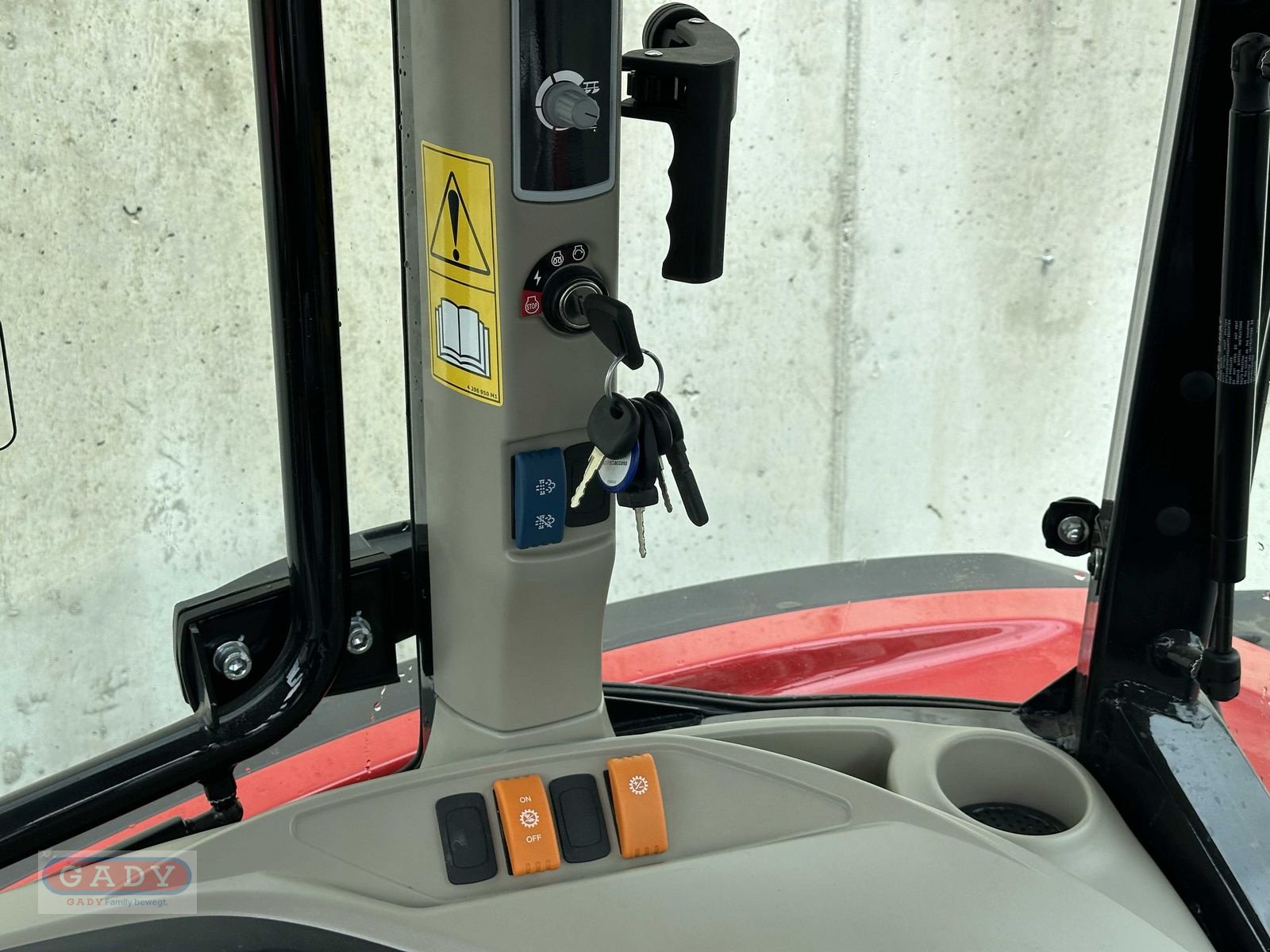 Traktor tipa Massey Ferguson MF 4710 M Dyna-2 Kabine, Vorführmaschine u Lebring (Slika 12)