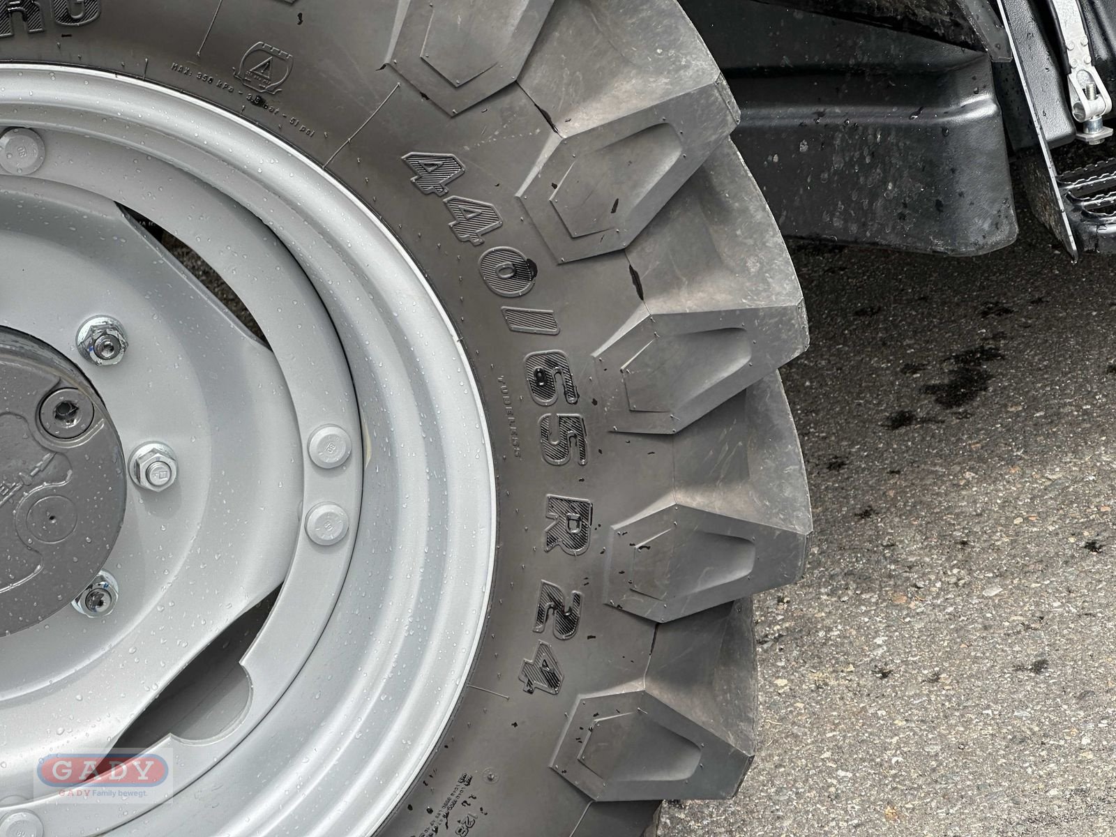 Traktor tipa Massey Ferguson MF 4710 M Dyna-2 Kabine, Vorführmaschine u Lebring (Slika 17)