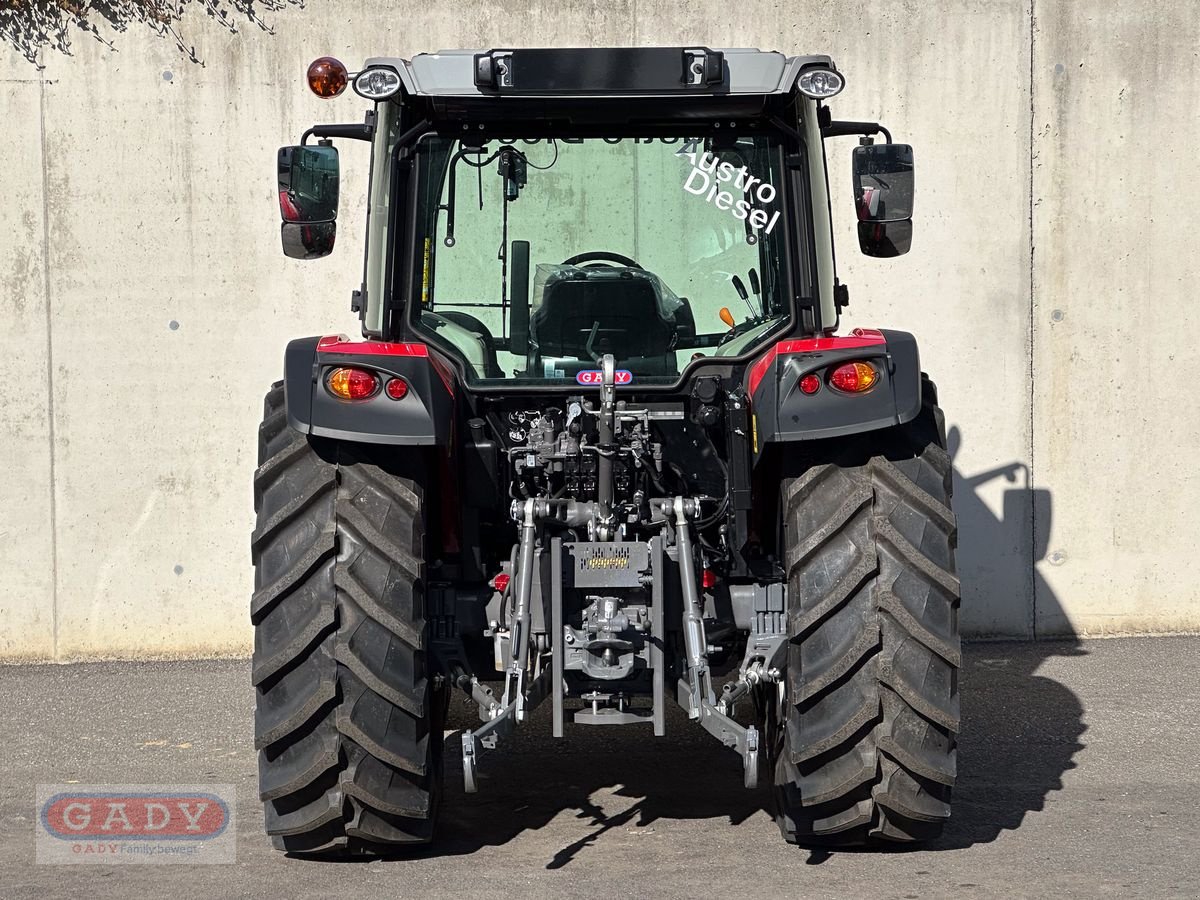 Traktor des Typs Massey Ferguson MF 4710 M Kabine, Neumaschine in Lebring (Bild 4)