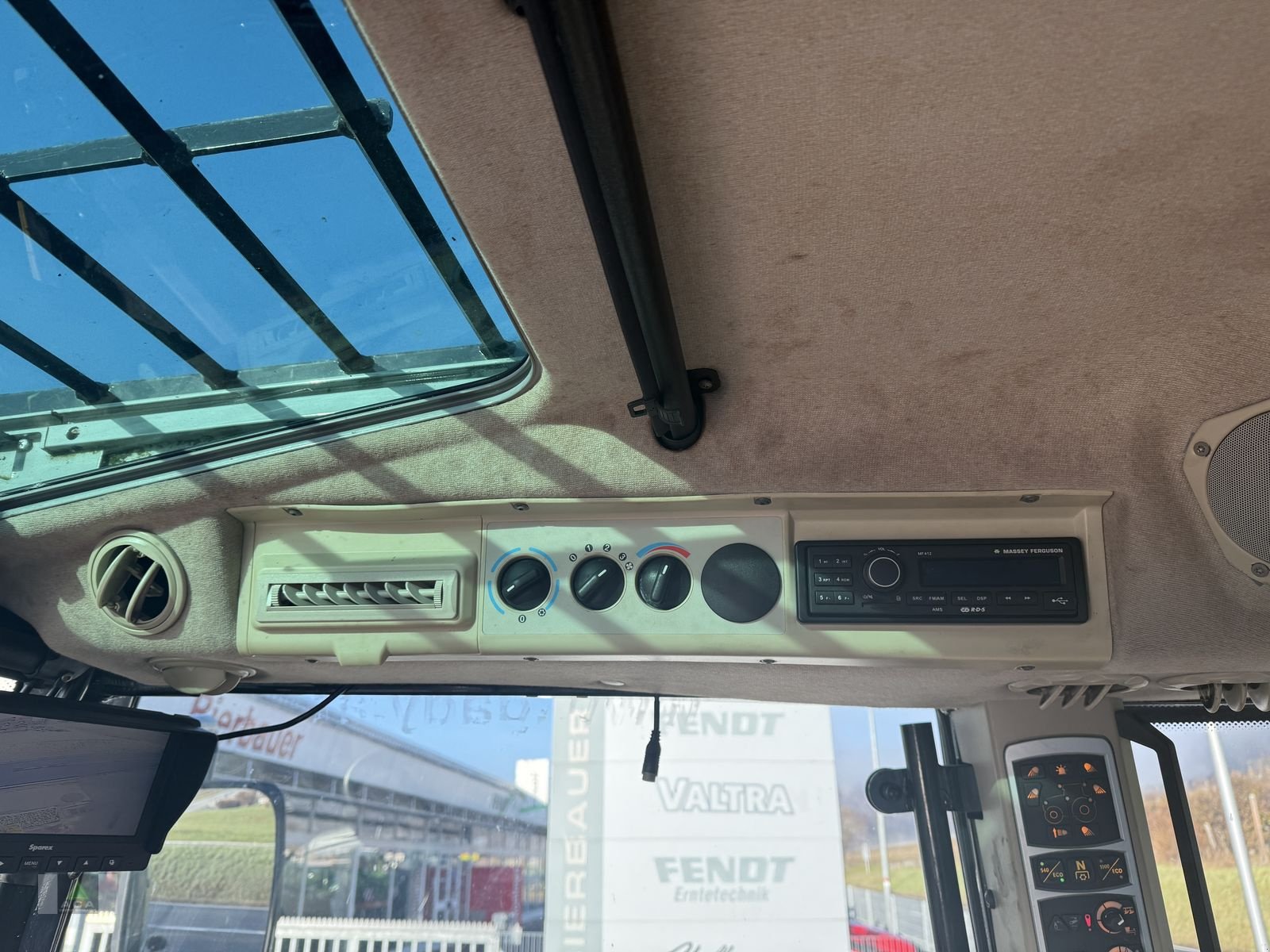 Traktor typu Massey Ferguson MF 5609 Dyna-4 ES-Panoramic, Gebrauchtmaschine w Markt Hartmannsdorf (Zdjęcie 12)