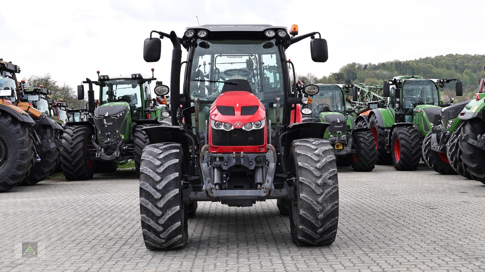 Traktor типа Massey Ferguson MF 5611 Dyna-6 Efficient, Gebrauchtmaschine в Markt Hartmannsdorf (Фотография 2)
