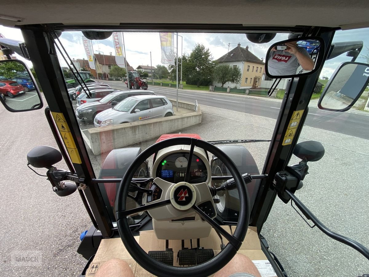 Traktor des Typs Massey Ferguson MF 5611 Dyna-6 Efficient, Gebrauchtmaschine in Burgkirchen (Bild 19)