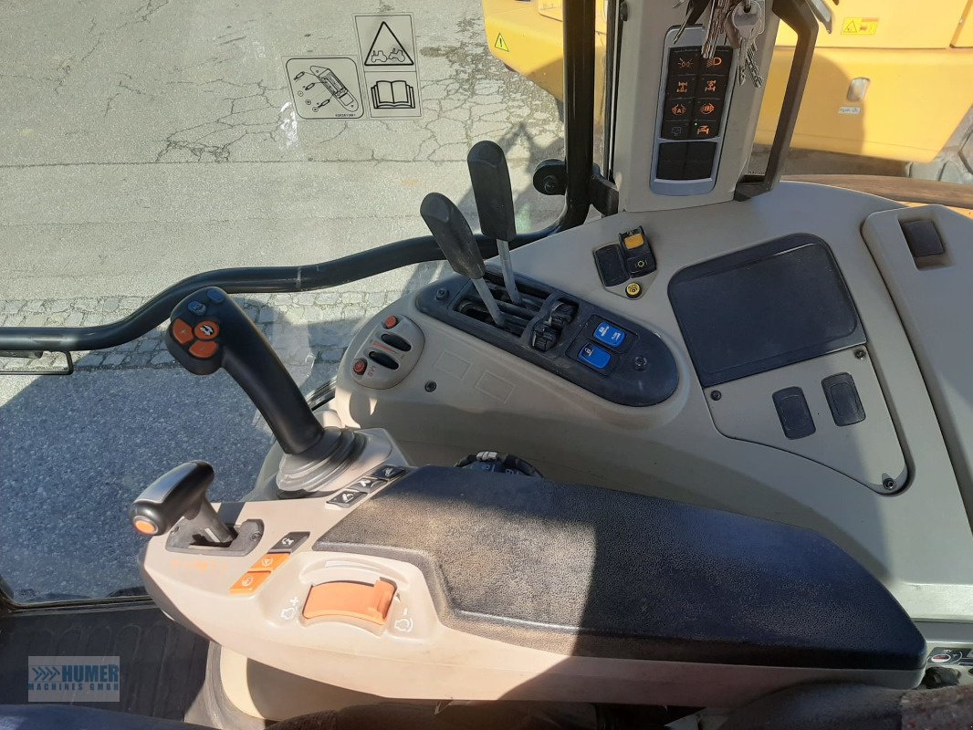 Traktor van het type Massey Ferguson MF 5611 Dyna 6 Top Line, Gebrauchtmaschine in Vorchdorf (Foto 9)