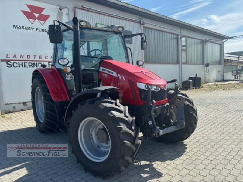 Traktor of the type Massey Ferguson MF 5611, Gebrauchtmaschine in St.Margarethen (Picture 9)