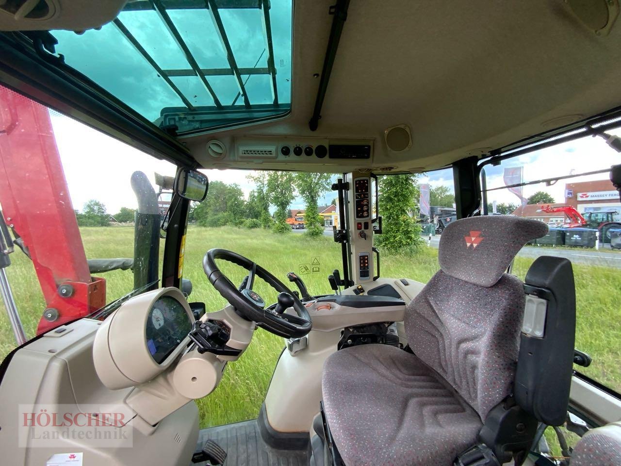 Traktor van het type Massey Ferguson MF 5613 Dyna6 Efficient, Gebrauchtmaschine in Warendorf (Foto 4)