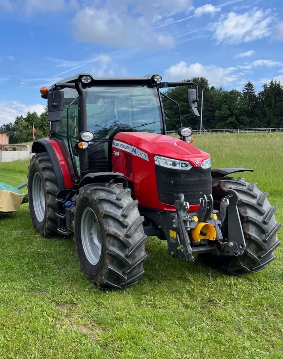 Traktor Türe ait Massey Ferguson MF 5709 Dyna-4, Gebrauchtmaschine içinde NATTERNBACH (resim 3)