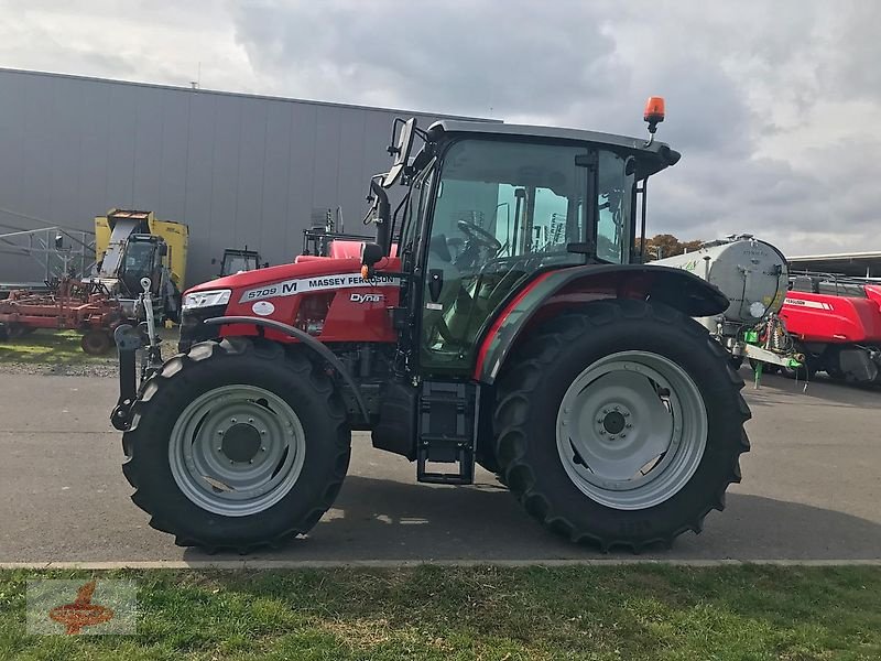 Traktor of the type Massey Ferguson MF 5709 M Dyna-4, Gebrauchtmaschine in Oederan (Picture 9)