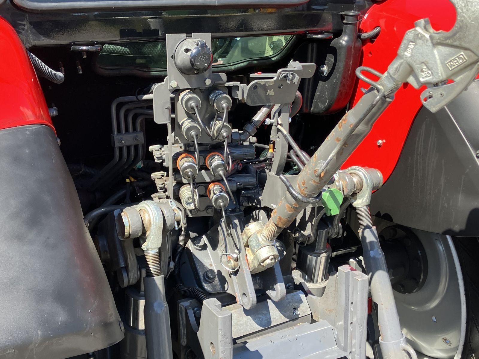 Traktor of the type Massey Ferguson MF 5709 S, Gebrauchtmaschine in Villach (Picture 8)