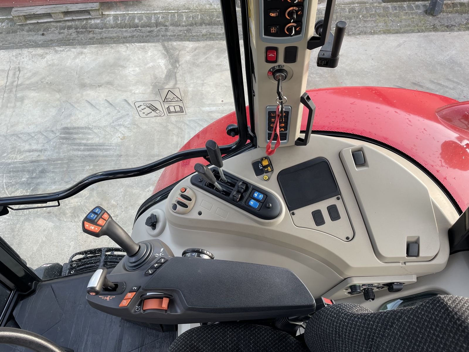 Traktor of the type Massey Ferguson MF 5710 S Efficient, Gebrauchtmaschine in NATTERNBACH (Picture 14)