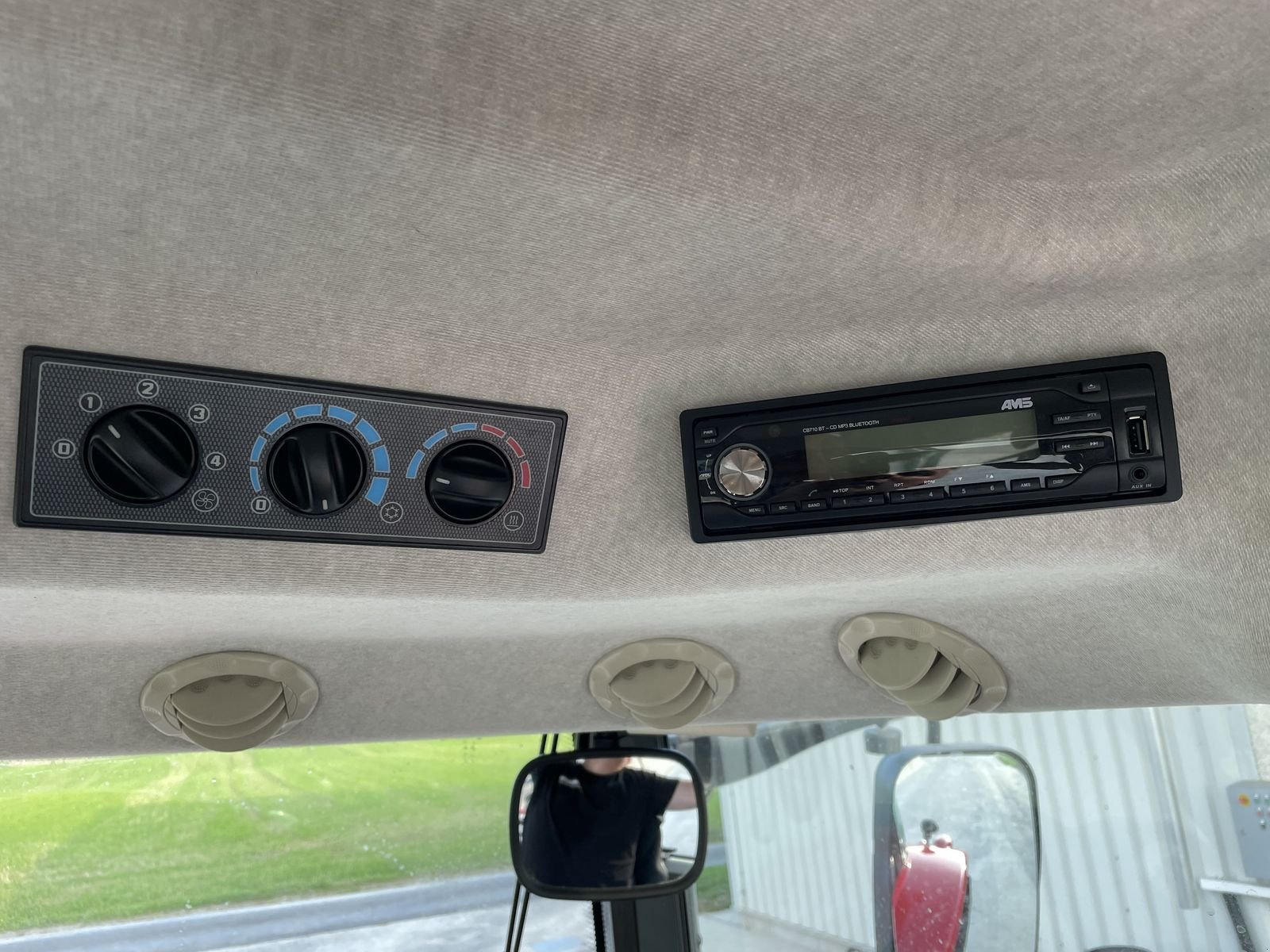 Traktor of the type Massey Ferguson MF 5710 S Efficient, Gebrauchtmaschine in NATTERNBACH (Picture 13)