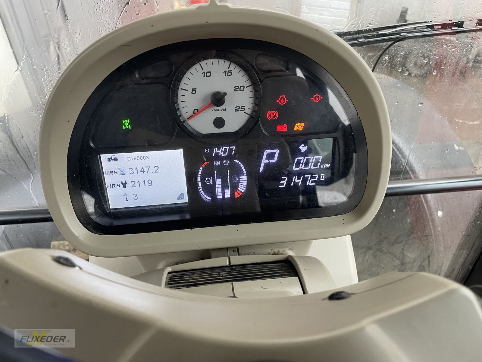 Traktor of the type Massey Ferguson MF 5710 SL Dyna-6 Efficient, Gebrauchtmaschine in Pattigham (Picture 4)