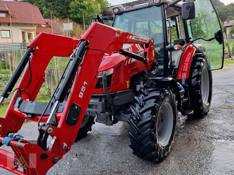 Traktor typu Massey Ferguson MF 5710, Gebrauchtmaschine v Markt Hartmannsdorf