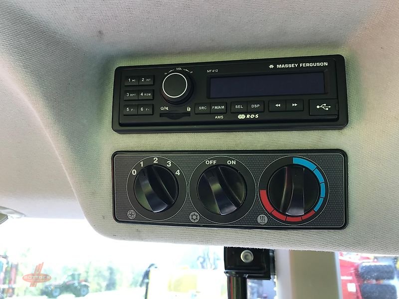 Traktor des Typs Massey Ferguson MF 5711 Dyna-4, Gebrauchtmaschine in Oederan (Bild 6)