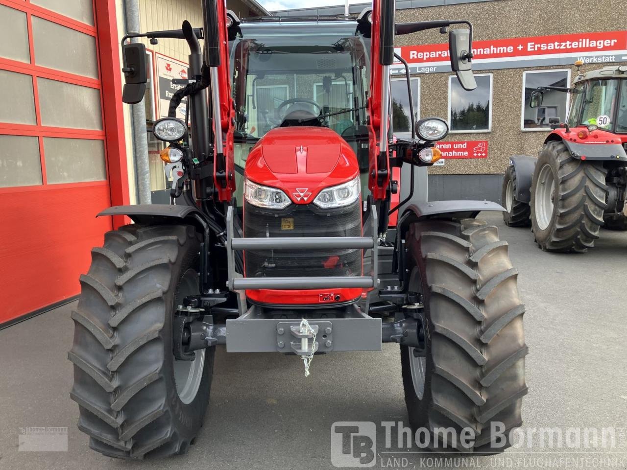 Traktor of the type Massey Ferguson MF 5711 M Dyna-4 4WD Cab, Neumaschine in Prüm (Picture 2)