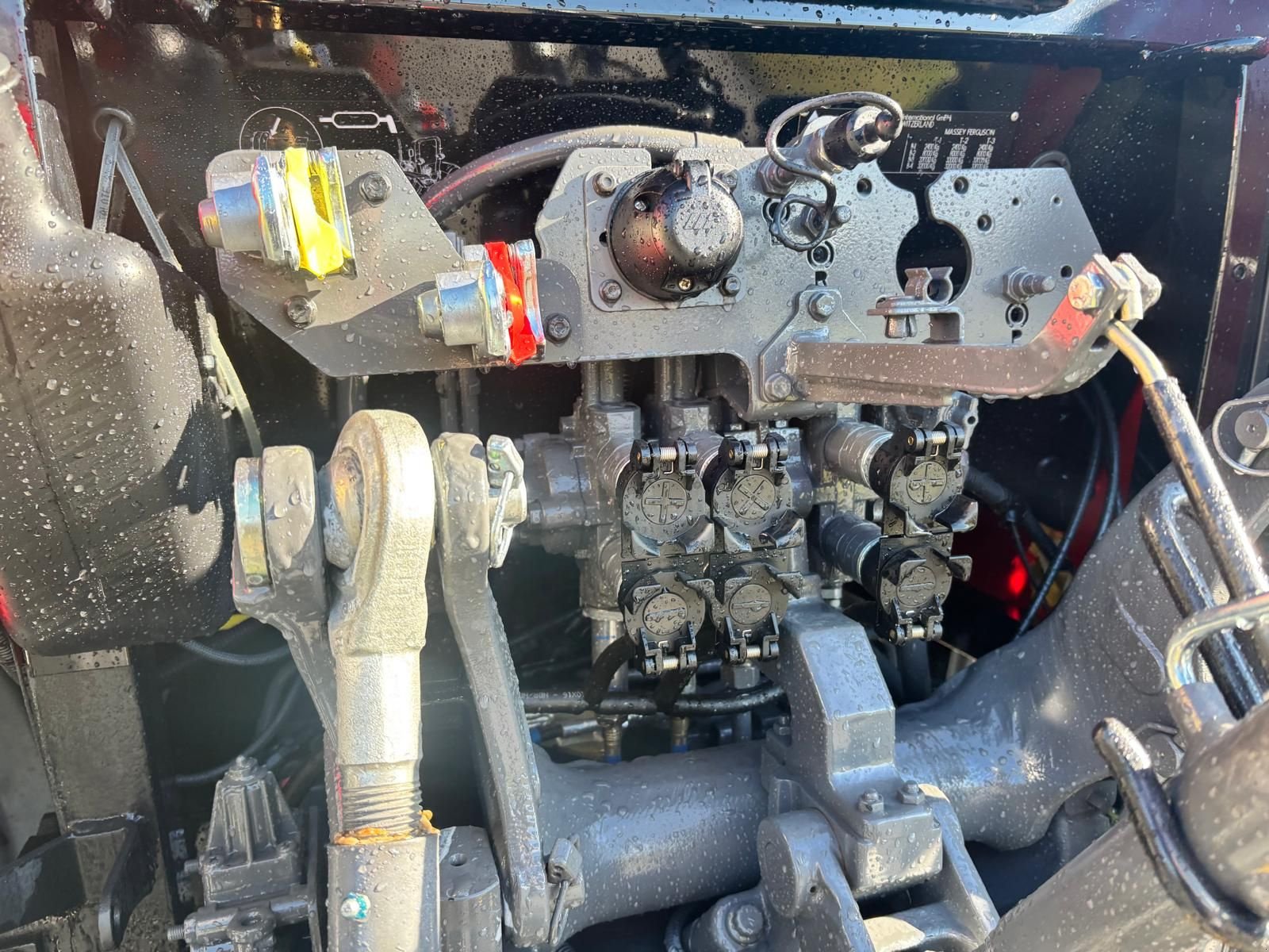 Traktor of the type Massey Ferguson MF 5711 M, Neumaschine in NATTERNBACH (Picture 11)