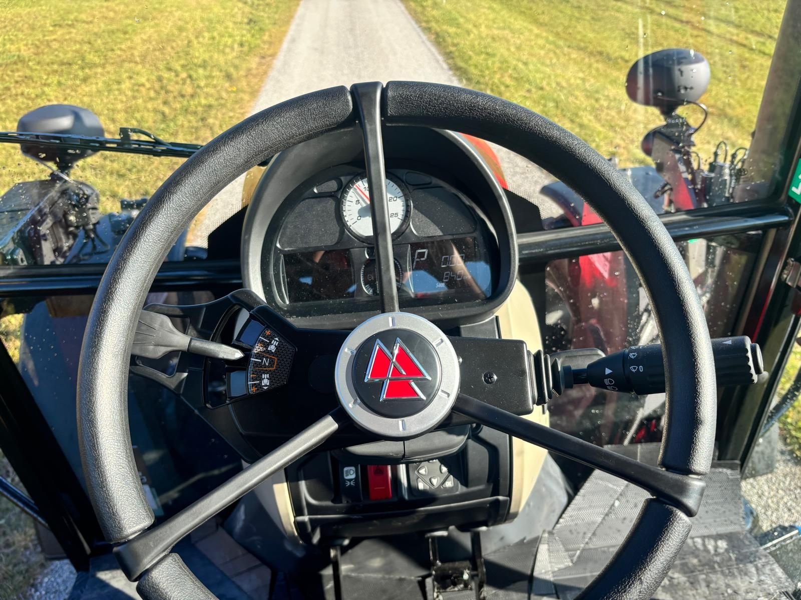 Traktor of the type Massey Ferguson MF 5711 M, Neumaschine in NATTERNBACH (Picture 14)