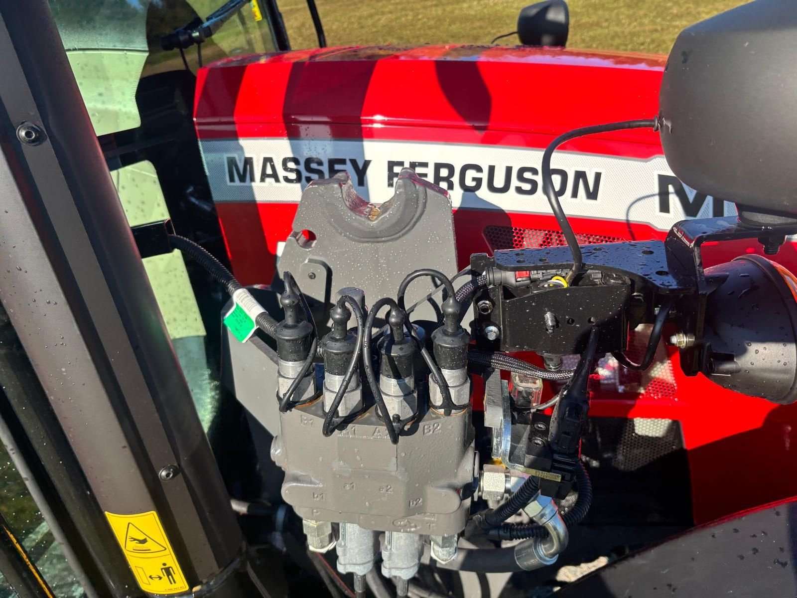 Traktor of the type Massey Ferguson MF 5711 M, Neumaschine in NATTERNBACH (Picture 18)