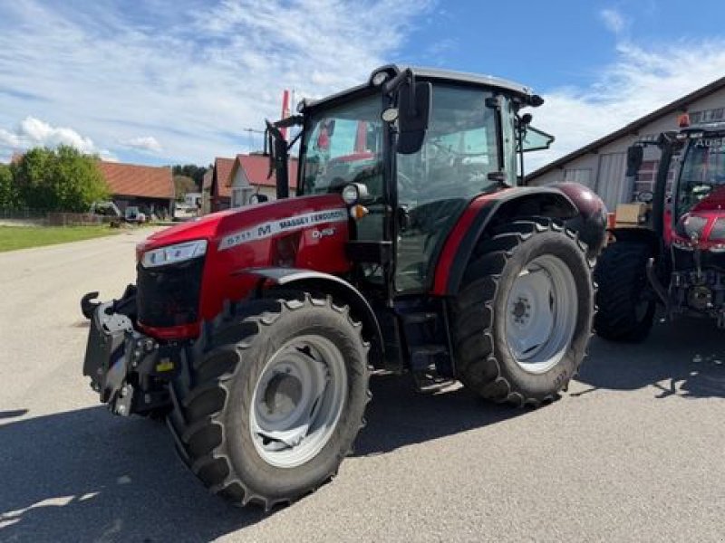 Traktor Türe ait Massey Ferguson MF 5711 M, Gebrauchtmaschine içinde NATTERNBACH (resim 1)