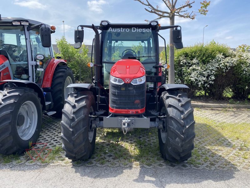 Traktor des Typs Massey Ferguson MF 5711 M, Neumaschine in Schwechat (Bild 1)