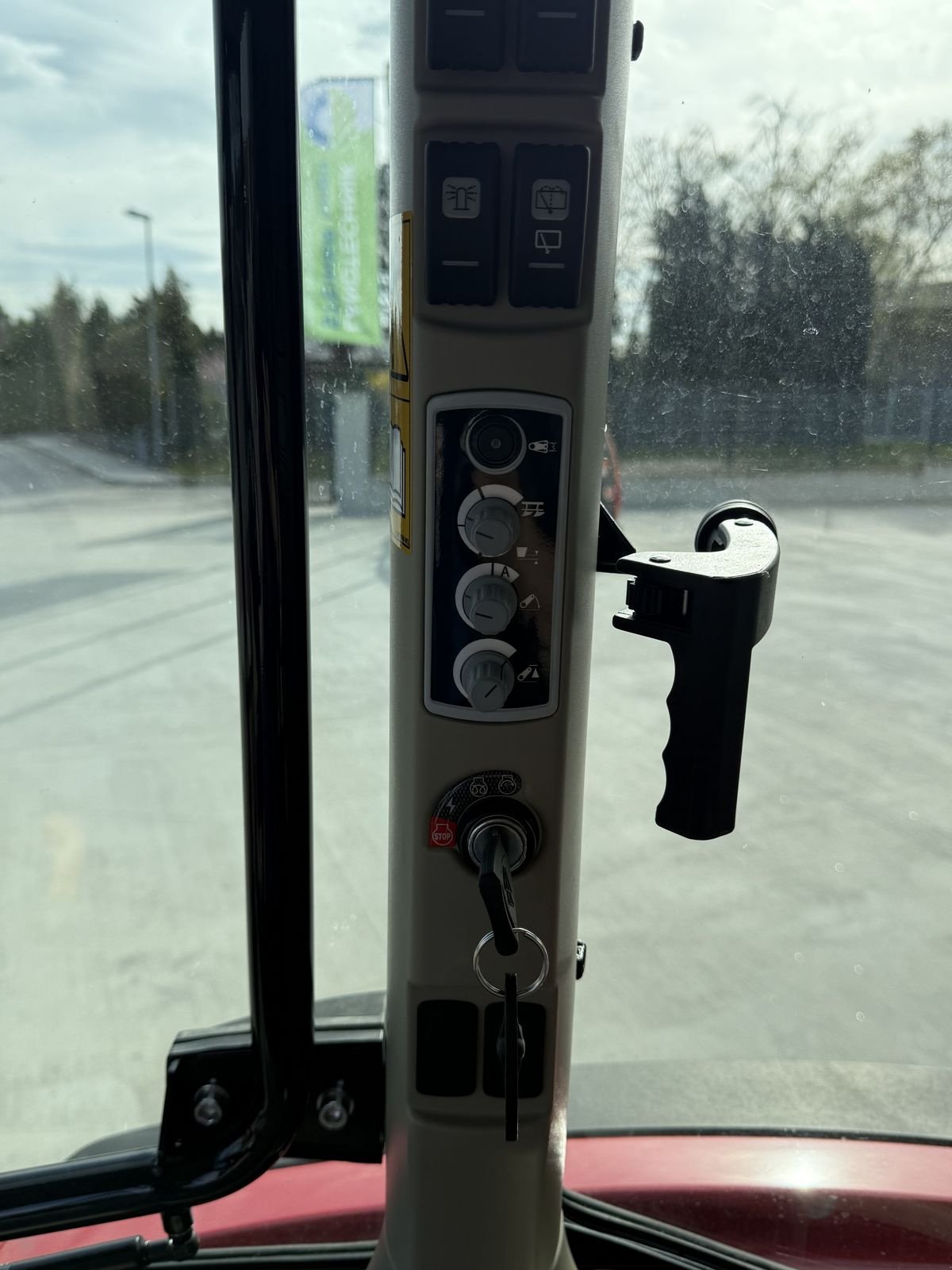 Traktor typu Massey Ferguson MF 5711 M, Vorführmaschine v Hohenruppersdorf (Obrázek 12)