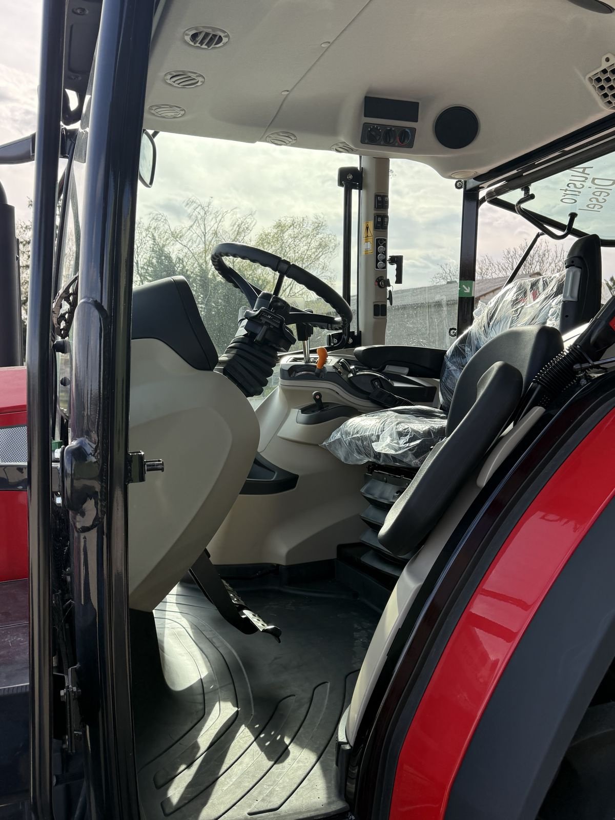 Traktor typu Massey Ferguson MF 5711 M, Vorführmaschine v Hohenruppersdorf (Obrázek 10)