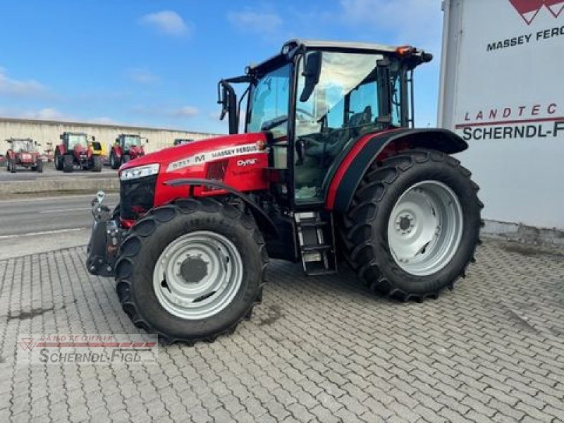 Traktor типа Massey Ferguson MF 5711 M, Gebrauchtmaschine в St.Margarethen (Фотография 2)